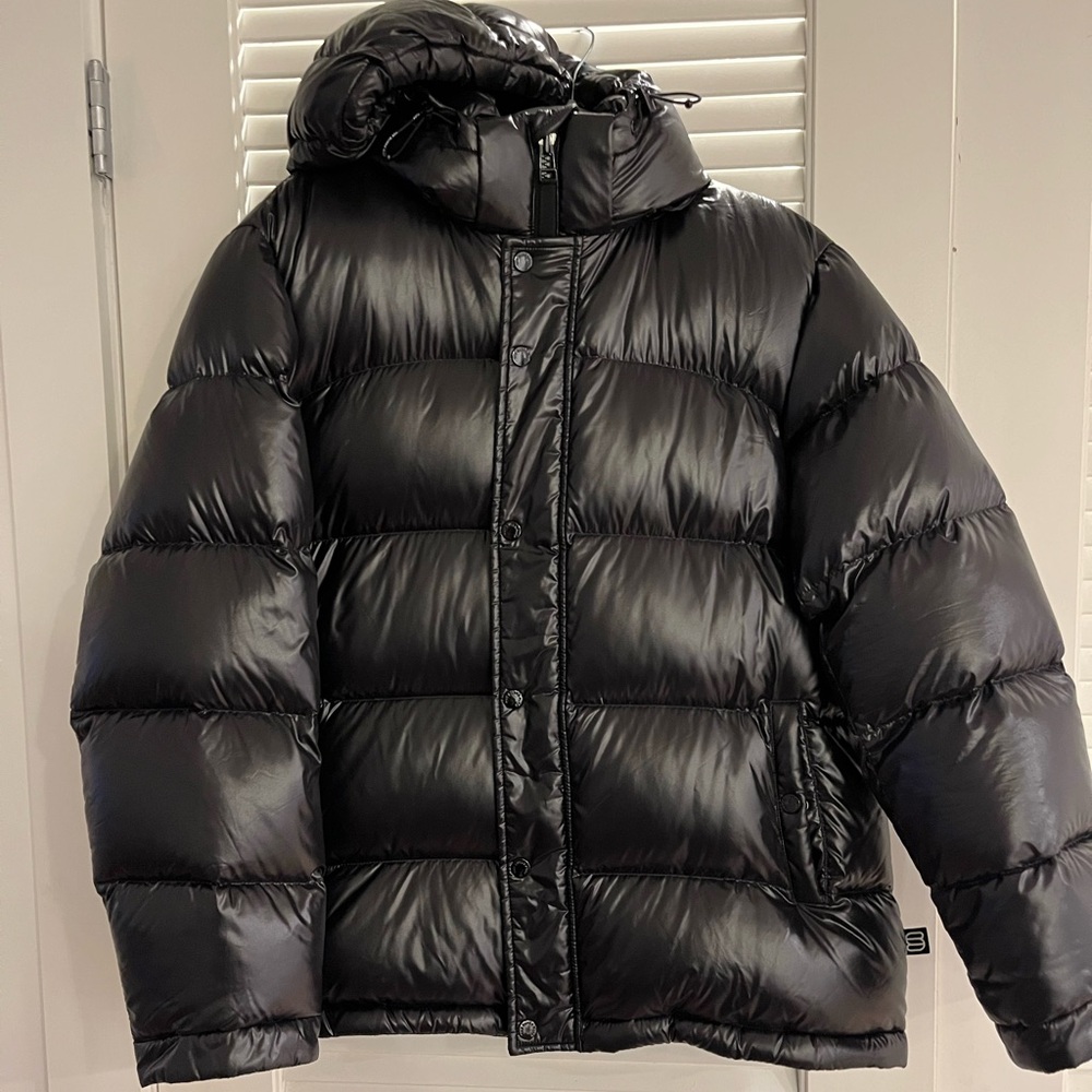 Aritzia Super Puff Hi Gloss- Black Jacket